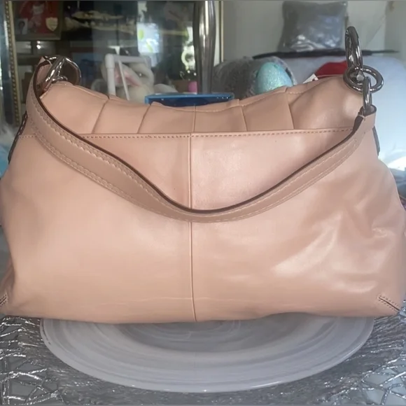 COACH PEACHY PEARL shoulder bag! NWT - Picture 2 of 15